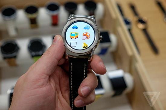 谷歌搶在蘋(píng)果手表開(kāi)售前升級(jí)Android Wear