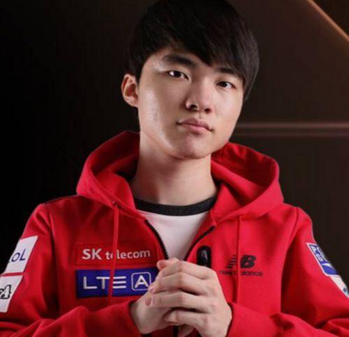 LOL Faker：沒(méi)興趣找女朋友 喜歡EZ這樣的男英雄