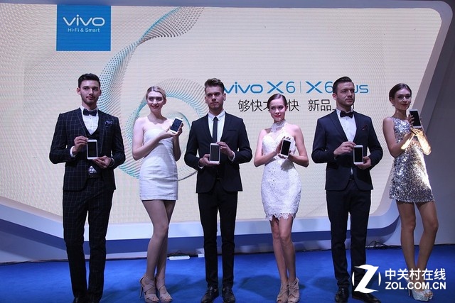 vivoX6&X6Plus正面均采用2.5D弧面玻璃，背面使用金屬一體化機身設計，且金屬占比達了業(yè)內(nèi)最高的98.3%。