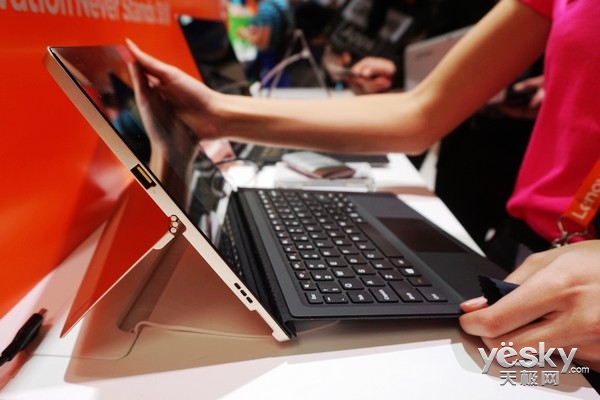 殺向二合一領(lǐng)域 聯(lián)想Ideapad Miix 700速評