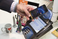 谷歌支付來(lái)回折騰:用戶僅為蘋果支付一半