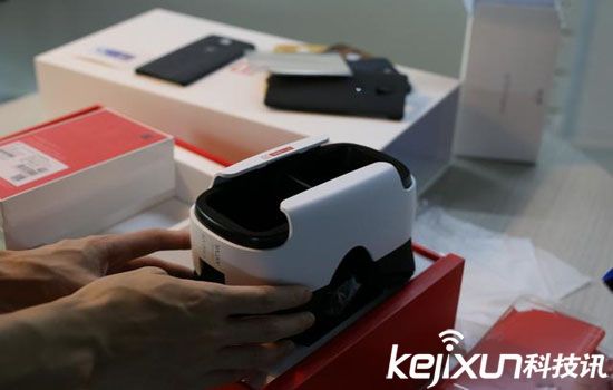 一加3手機(jī)已發(fā)布 但一加VR頭盔又來(lái)了開(kāi)箱圖賞