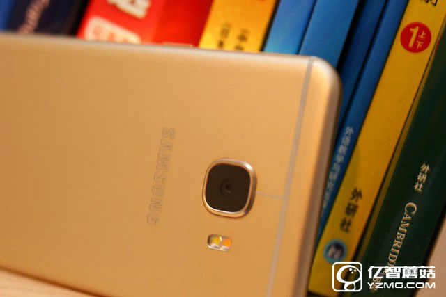 三星Galaxy C5評(píng)測(cè)：PK國產(chǎn)的正確姿勢(shì) 
