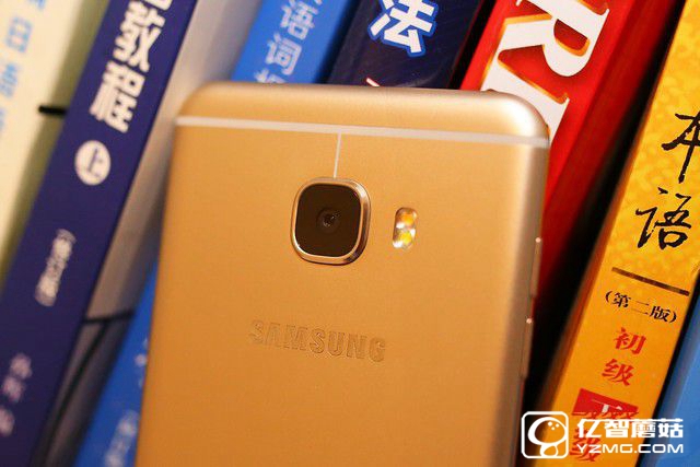三星Galaxy C5評(píng)測(cè)：PK國產(chǎn)的正確姿勢(shì) 
