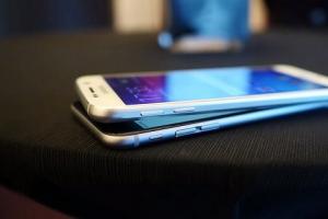 三星侵犯了iPhone設(shè)計(jì)專利？100多名設(shè)計(jì)師為蘋果作證稱