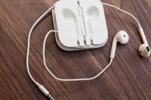 放棄主流藍(lán)牙 iPhone7無(wú)線(xiàn)耳機(jī)采用自有通信技術(shù)