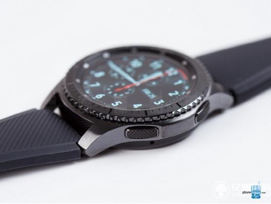 三星Gear S3 frontie更爺們了！但系統(tǒng)真難用