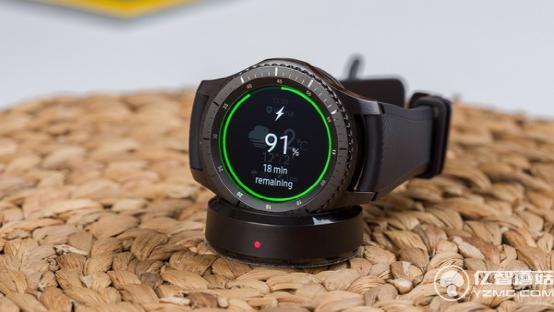 三星Gear S3 frontie更爺們了！但系統(tǒng)真難用