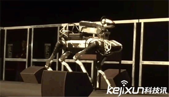 快遞公司欲使用機(jī)器狗派件 想法美好落地較難