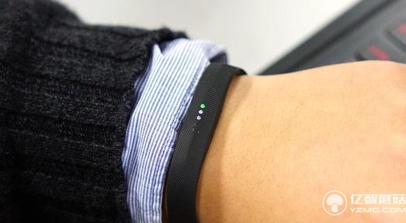 Fitbit Flex 2智能手環(huán)評測：支持游泳記錄