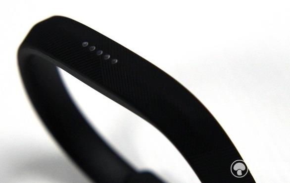 Fitbit Flex 2智能手環(huán)評測：支持游泳記錄