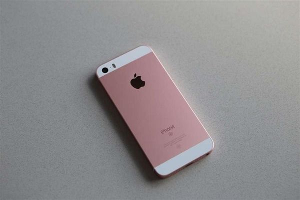 蘋果新一代iPhone SE曝光 性能提升 保留指紋！