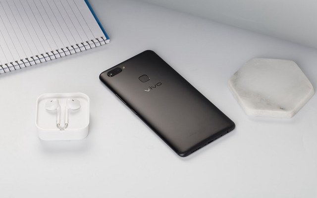 vivo X20Plus屏幕指紋版和X20Plus有什么區(qū)別 兩點不同哪個好？