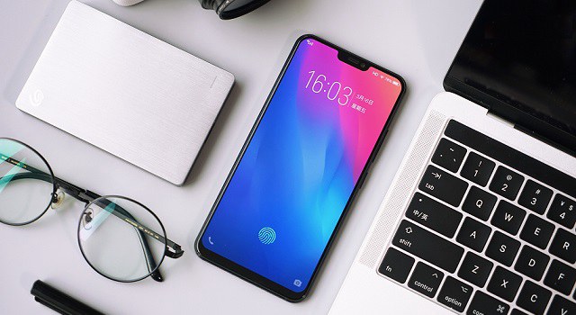 vivo X21屏幕指紋版評(píng)測(cè) vivo X21值得買(mǎi)嗎？