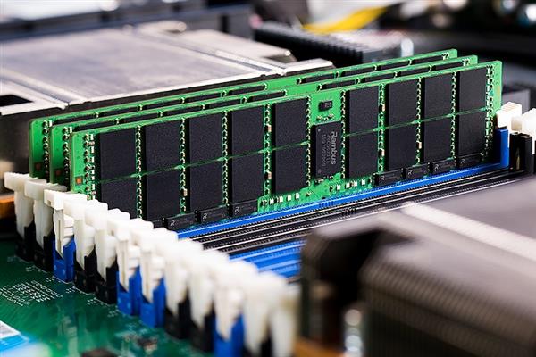三星電子展示64GB的DDR4內(nèi)存，稱(chēng)未來(lái)可做到單條256GB
