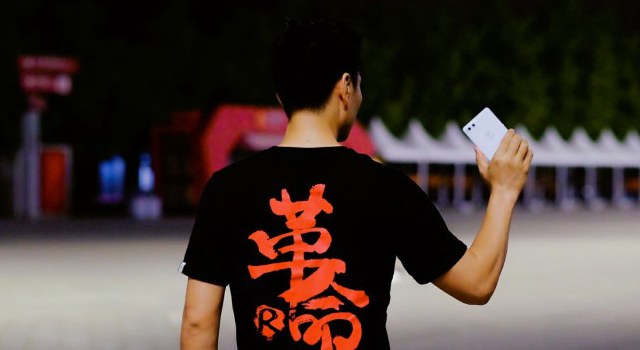 堅果R1史上銷量最差？ 一加6銷量是它8倍