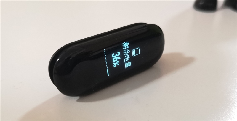 續(xù)航超20天！小米手環(huán)3評測：大屏幕+50米防水