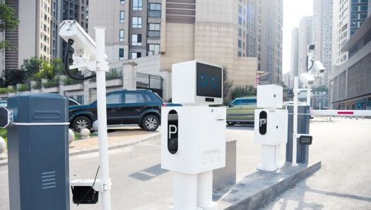 停車機(jī)器人上崗 實(shí)現(xiàn)停車場(chǎng)無(wú)人值守