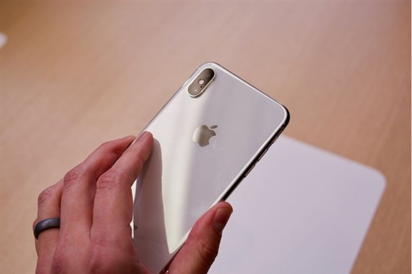 蘋果iPhone XS國行版正式開賣：8699元起，iPhone XR下月預(yù)訂