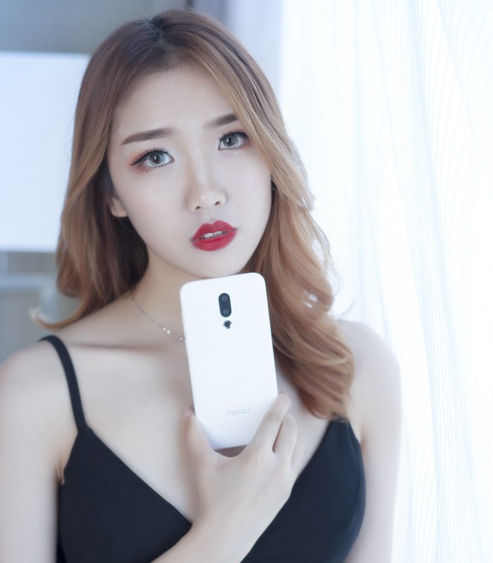魅族16X汝窯白美女圖賞 手機(jī)真美人更美！(4/10)