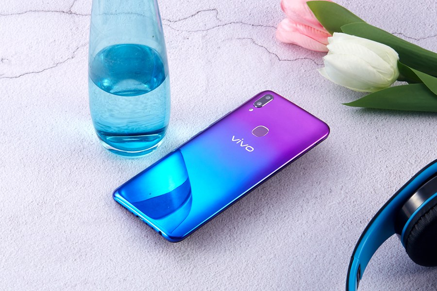 vivo Z1極光特別版圖賞 動(dòng)人心魄的漸變光芒，視覺效果出眾