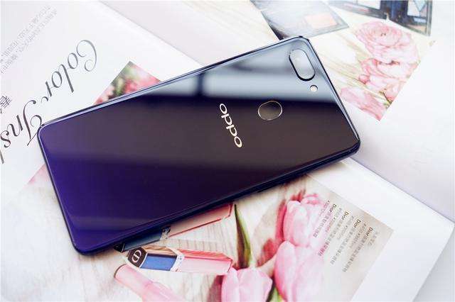 OPPO R15星空紫的真機(jī)圖賞：最有個(gè)性的星空漸變之美