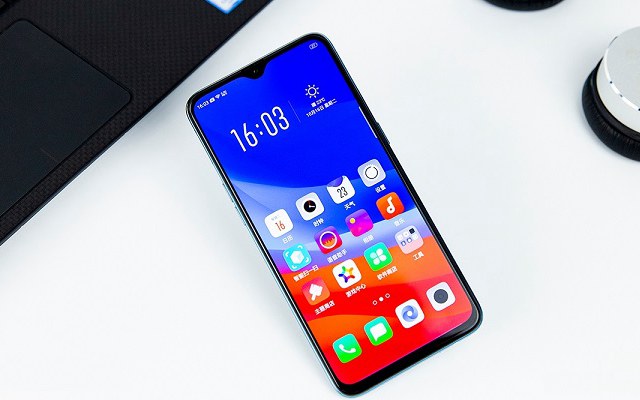 OPPO R15x真機(jī)圖賞：雙面玻璃+高顏值水滴屏,美得不可方物！