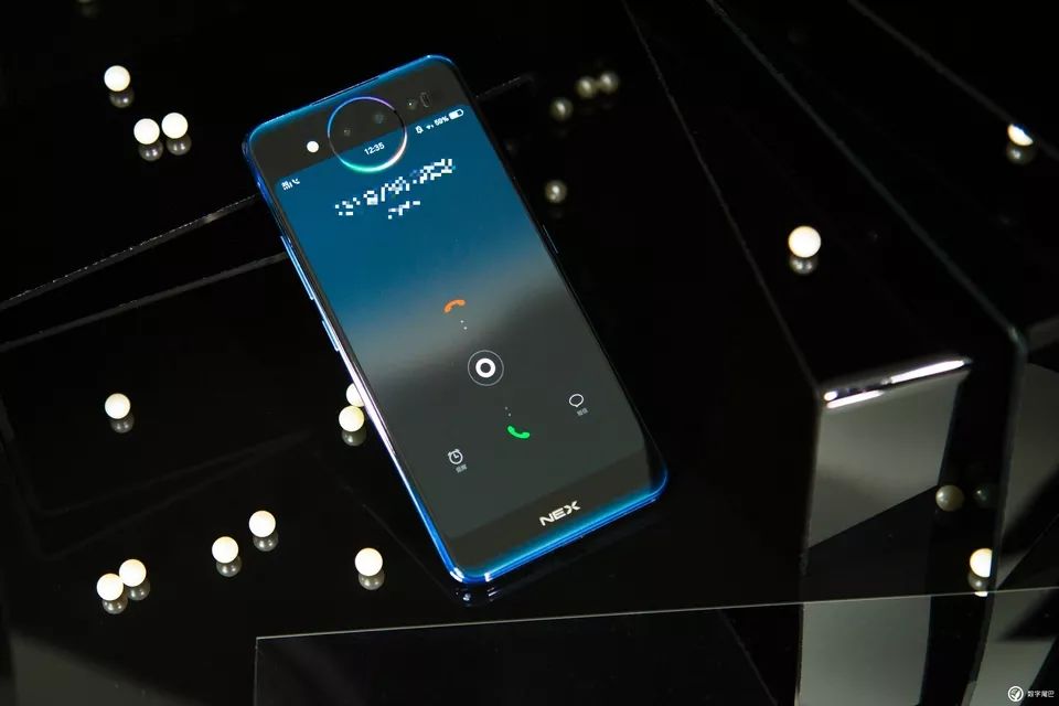 vivo NEX 雙屏版圖賞：既是實力派，也是「雙面派」