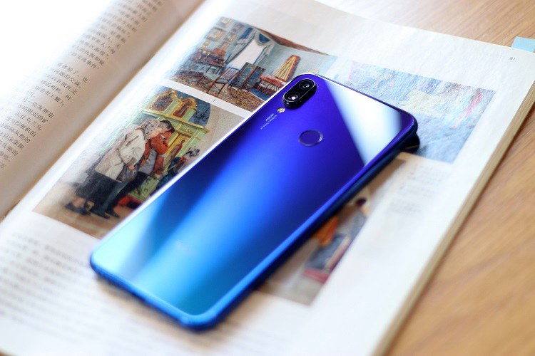 紅米Note7夢(mèng)幻藍(lán)開箱圖賞：滿血流暢，越級(jí)新國(guó)民千元手機(jī)