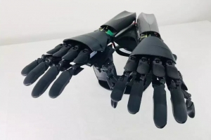 意大利Youbionic公司發(fā)明機(jī)械手臂，讓你擁有真正的第三只手！