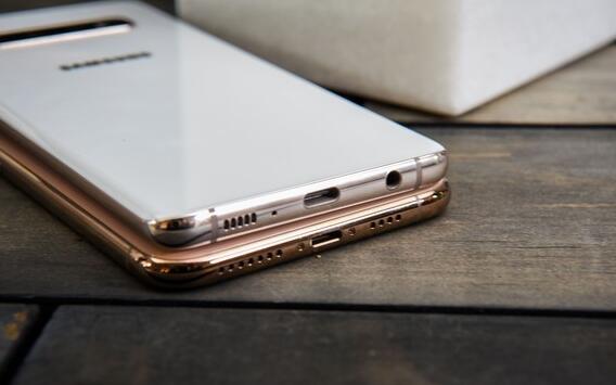三星S10+和iPhone XS Max哪個(gè)好？三星S10和iPhone XS Max區(qū)別對(duì)比