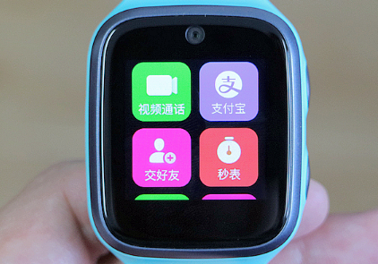 360兒童手表8X評(píng)測(cè)：從家長(zhǎng)不安的剛需，到孩子由衷的渴求