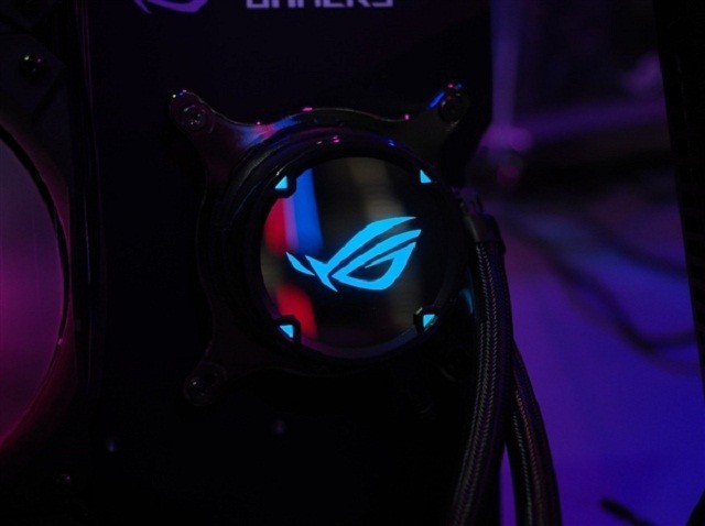 華碩發(fā)布全新的ROG STRIX LC水冷風扇 