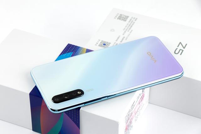 vivo Z5正式開(kāi)售，1500元到2000元價(jià)位段擁有極強(qiáng)的競(jìng)爭(zhēng)力