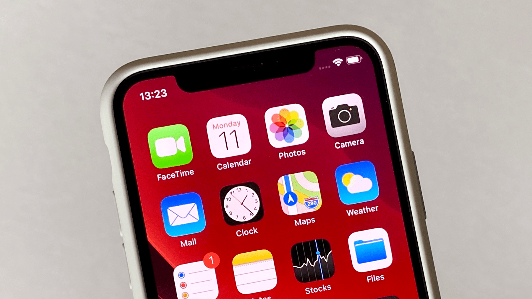 蘋果關(guān)閉iOS 13.3系統(tǒng)驗(yàn)證通道，iPhone不能降級(jí)了